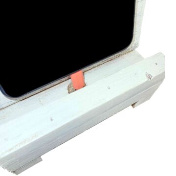 mobile stand whitewash hole charger