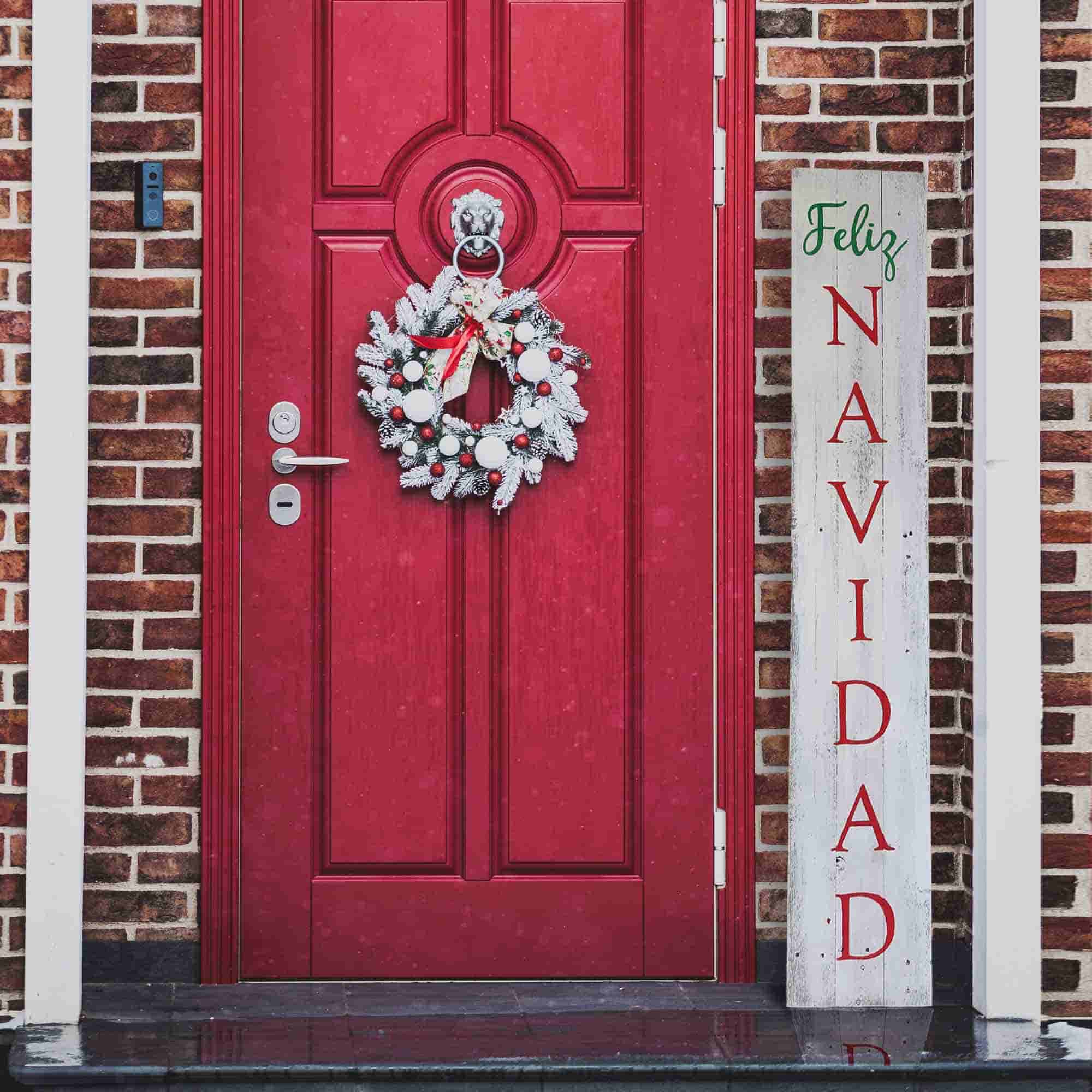 Feliz Navidad Vertical Sign on a porch